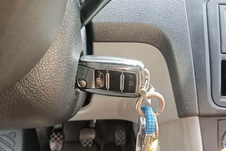 Used Skoda Rapid 2016 1.4L Manual Front-Wheel Drive Model Vehicle Key