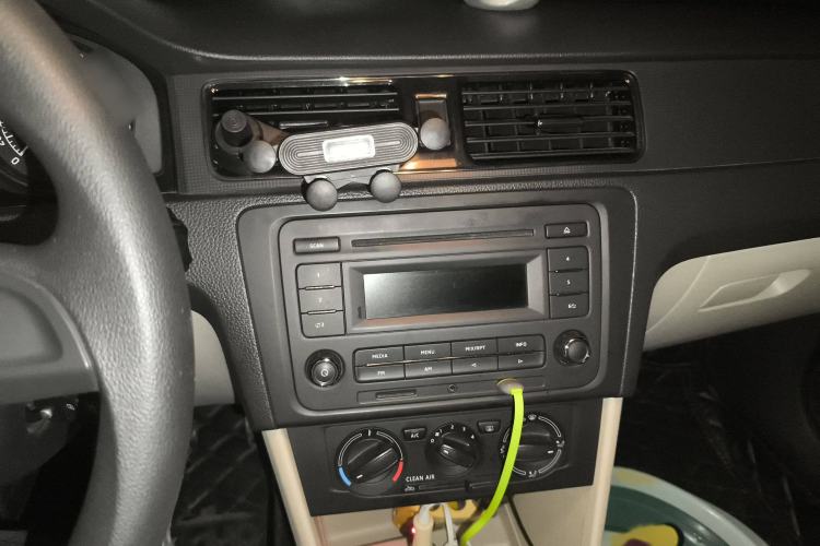 Used Skoda Rapid 2016 1.6L Automatic Chuanxing Edition Audio And AC Panel