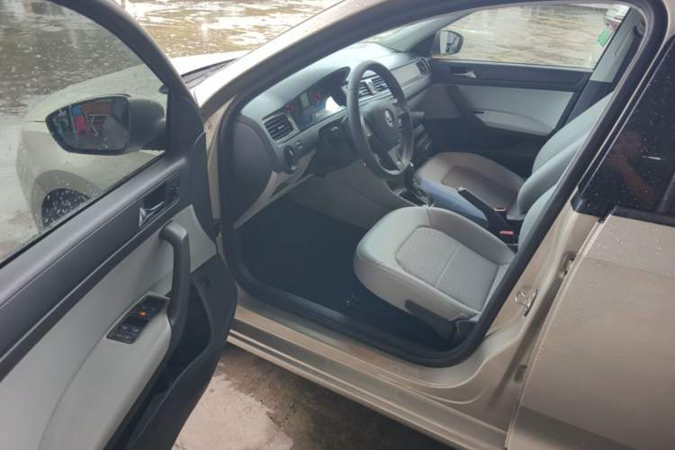 Used Skoda Rapid 2016 1.6L Automatic Chuanxing Edition Driver Seat