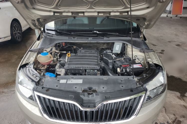 Used Skoda Rapid 2016 1.6L Automatic Chuanxing Edition Engine Bay