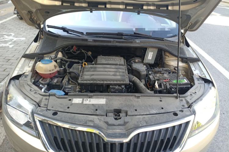 Used Skoda Rapid 2016 1.6L Automatic Chuanxing Edition Engine Bay