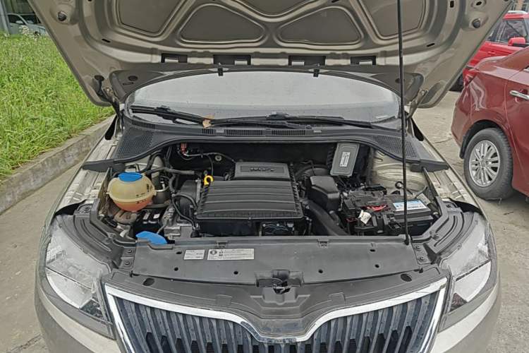 Used Skoda Rapid 2016 1.6L Automatic Chuanxing Edition Engine Bay