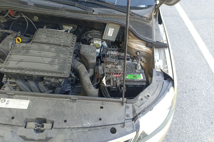 Used Skoda Rapid 2016 1.6L Automatic Chuanxing Edition Engine Bay Left