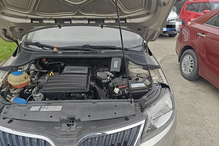Used Skoda Rapid 2016 1.6L Automatic Chuanxing Edition Engine Bay Left