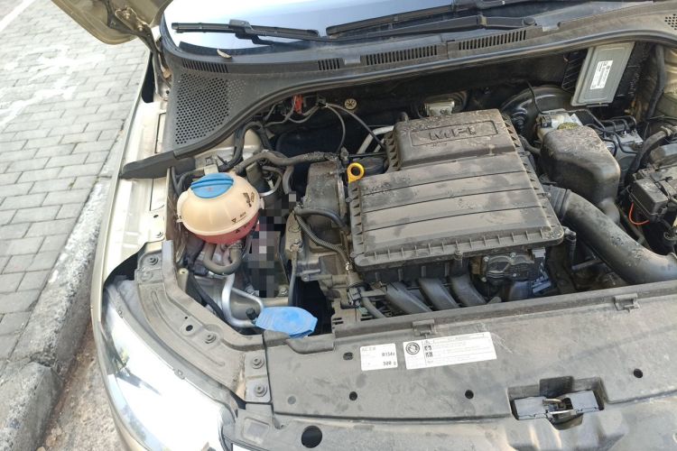 Used Skoda Rapid 2016 1.6L Automatic Chuanxing Edition Engine Bay Right