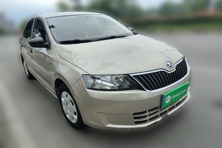 Used Skoda Rapid 2016 1.4L Manual Front-Wheel Drive Model Front Right 45 Deg