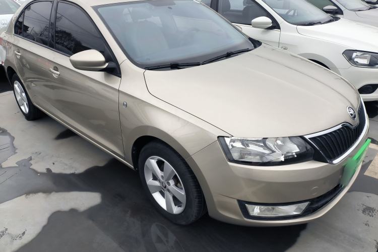 Used Skoda Rapid 2016 1.6L Automatic Chuanxing Edition Front Right 45 Deg
