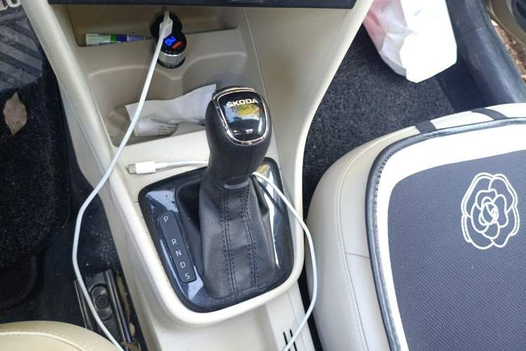 Used Skoda Rapid 2016 1.6L Automatic Chuanxing Edition Gear Lever