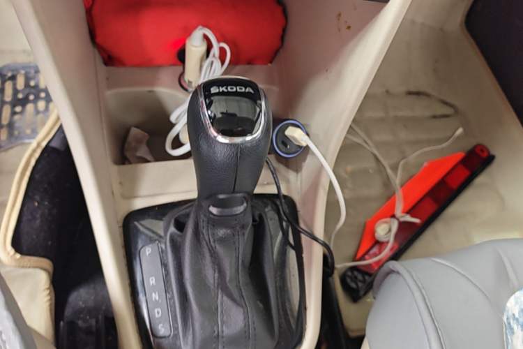 Used Skoda Rapid 2016 1.6L Automatic Chuanxing Edition Gear Lever