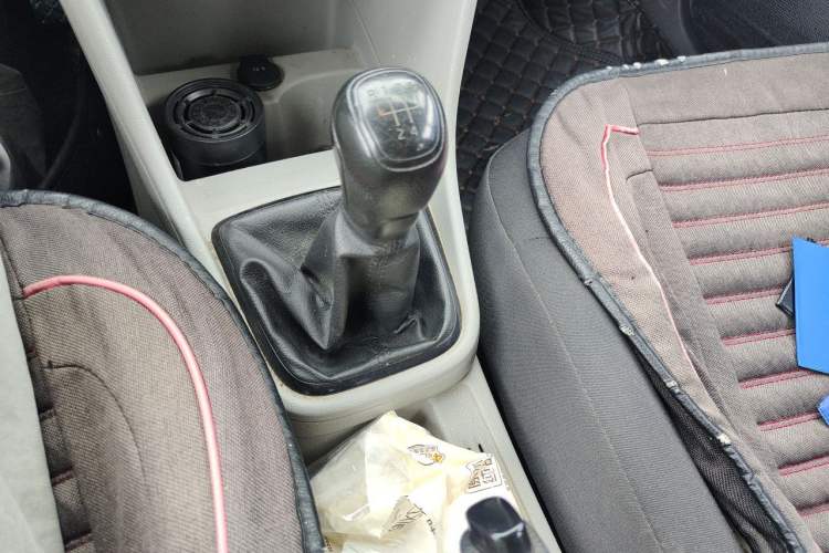 Used Skoda Rapid 2016 1.4L Manual Front-Wheel Drive Model Gear Lever