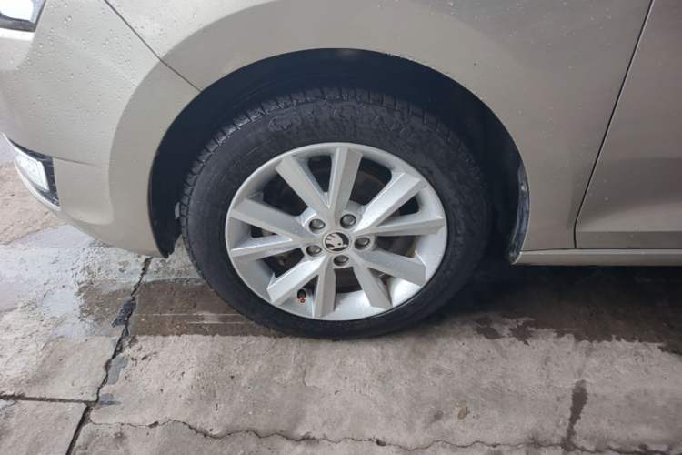 Used Skoda Rapid 2016 1.6L Automatic Chuanxing Edition Left Front Wheel Hub