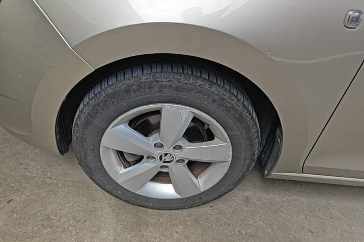 Used Skoda Rapid 2016 1.6L Automatic Chuanxing Edition Left Front Wheel Hub
