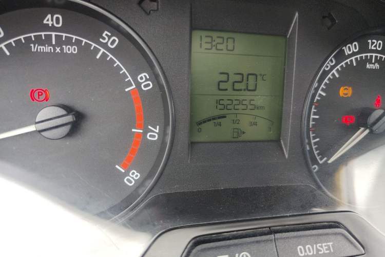 Used Skoda Rapid 2016 1.4L Manual Front-Wheel Drive Model Odometer Close Up