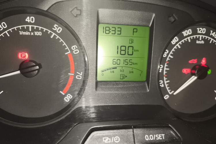 Used Skoda Rapid 2016 1.6L Automatic Chuanxing Edition Odometer Close Up