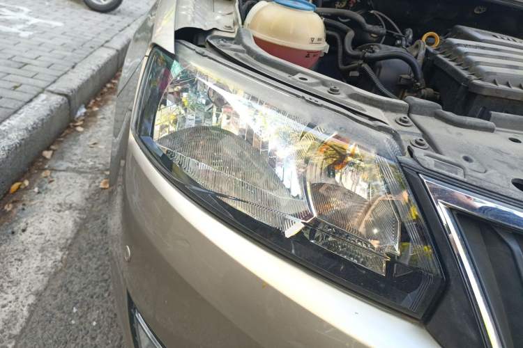 Used Skoda Rapid 2016 1.6L Automatic Chuanxing Edition Right Front Headlight