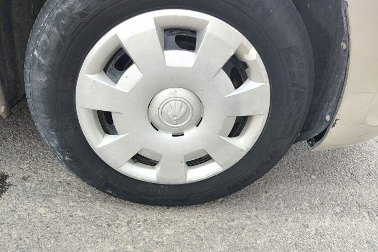 Used Skoda Rapid 2016 1.4L Manual Front-Wheel Drive Model Right Front Wheel Hub