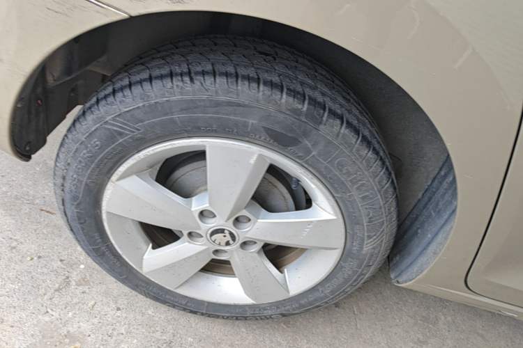 Used Skoda Rapid 2016 1.6L Automatic Chuanxing Edition Right Rear Wheel Hub