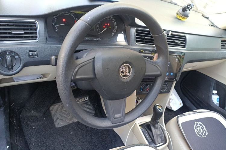 Used Skoda Rapid 2016 1.6L Automatic Chuanxing Edition Steering Wheel