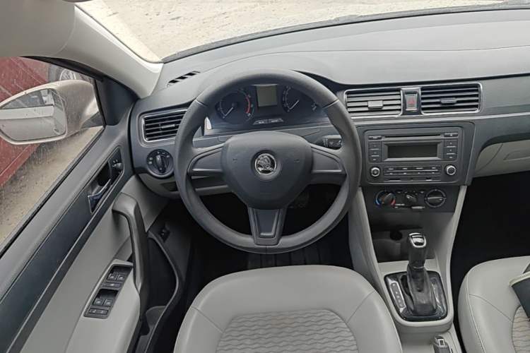 Used Skoda Rapid 2016 1.6L Automatic Chuanxing Edition Steering Wheel