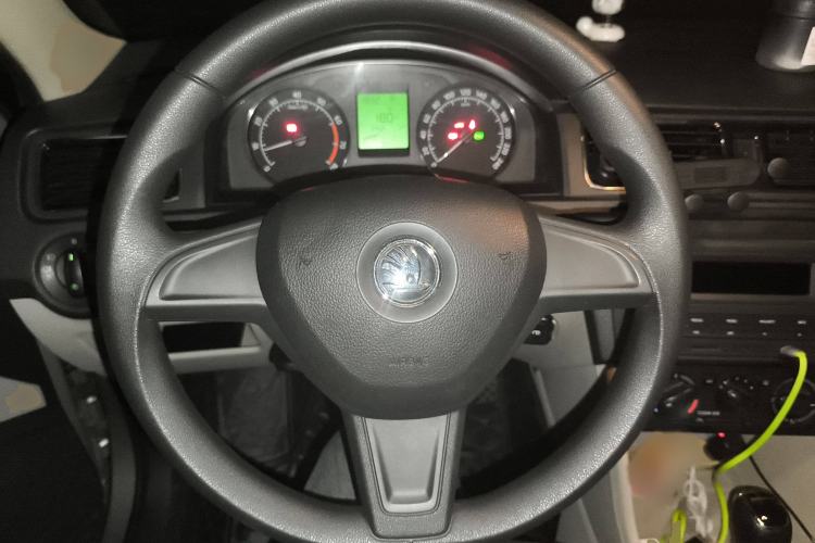 Used Skoda Rapid 2016 1.6L Automatic Chuanxing Edition Steering Wheel