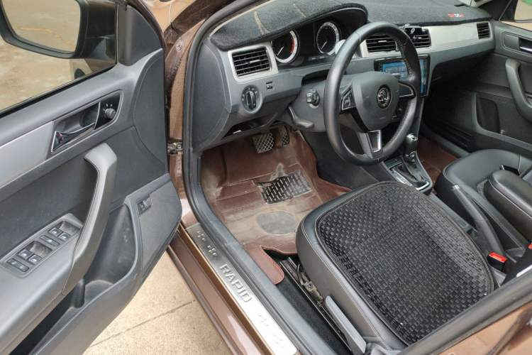 Used Skoda Rapid 2018 1.6L Automatic Comfort Edition Driver Seat