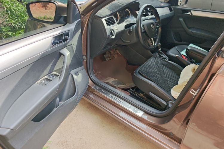 Used Skoda Rapid 2018 1.6L Automatic Comfort Edition Driver Seat