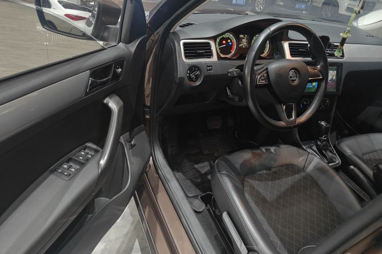 Used Skoda Rapid 2018 1.6L Automatic Comfort Edition Driver Seat