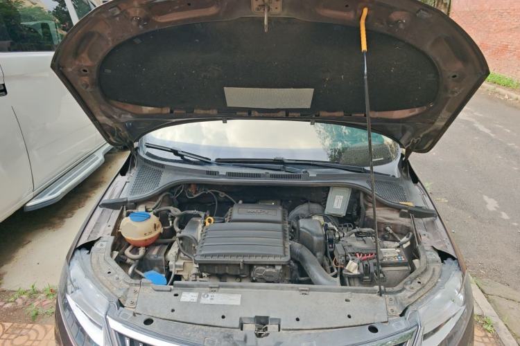 Used Skoda Rapid 2018 1.6L Automatic Comfort Edition Engine Bay