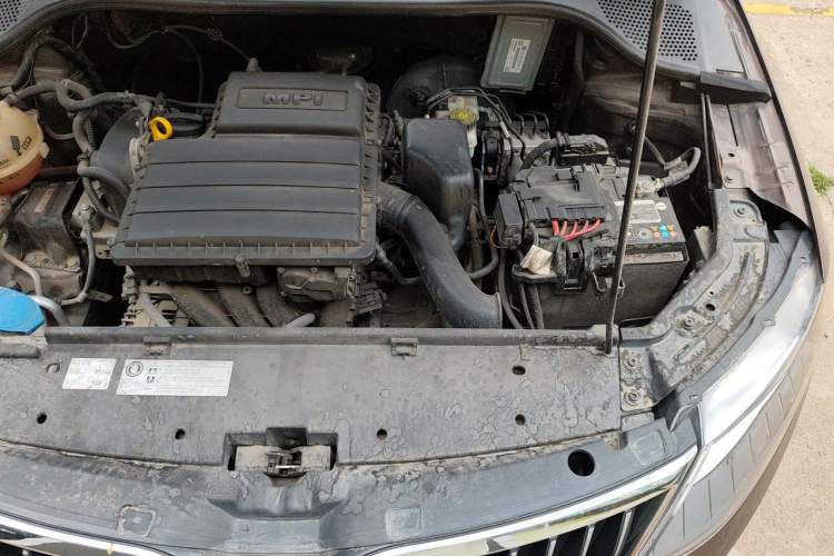 Used Skoda Rapid 2018 1.6L Automatic Comfort Edition Engine Bay Left