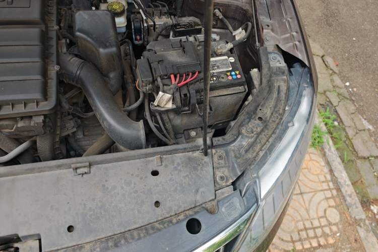 Used Skoda Rapid 2018 1.6L Automatic Comfort Edition Engine Bay Left