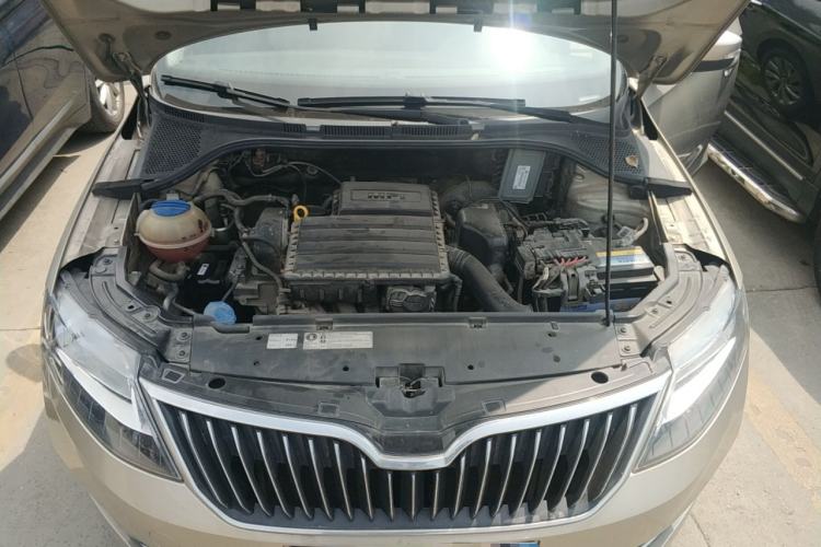 Used Skoda Rapid 2018 1.6L Automatic Comfort Edition Engine Bay