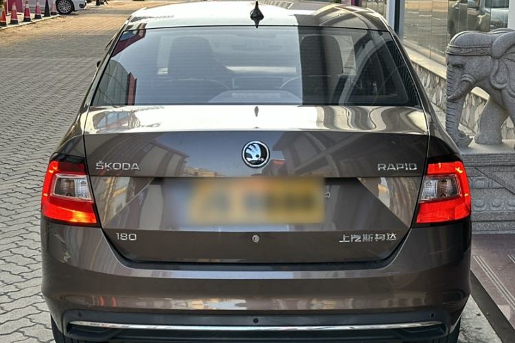 Used Skoda Rapid 2018 1.6L Manual Comfort Edition Exterior 2