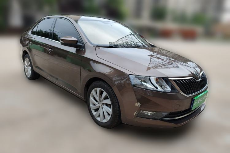 Used Skoda Rapid 2018 1.6L Automatic Comfort Edition Front Right 45 Deg