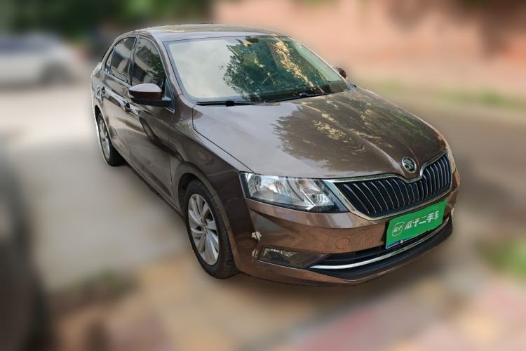 Used Skoda Rapid 2018 1.6L Automatic Comfort Edition Front Right 45 Deg