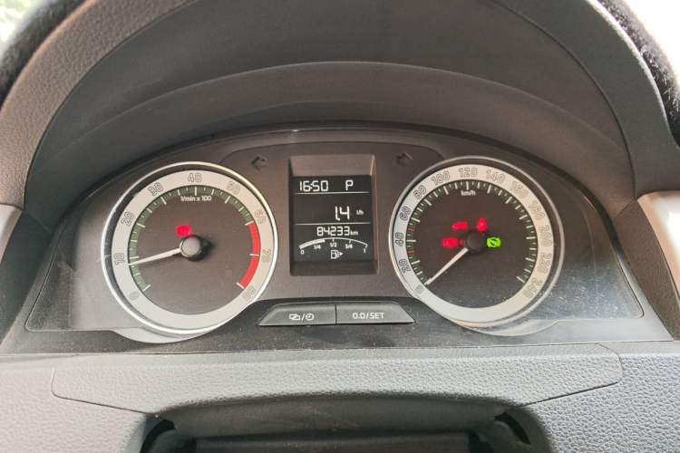 Used Skoda Rapid 2018 1.6L Automatic Comfort Edition Instrument Cluster