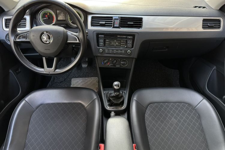 Used Skoda Rapid 2018 1.6L Manual Comfort Edition Interior 2