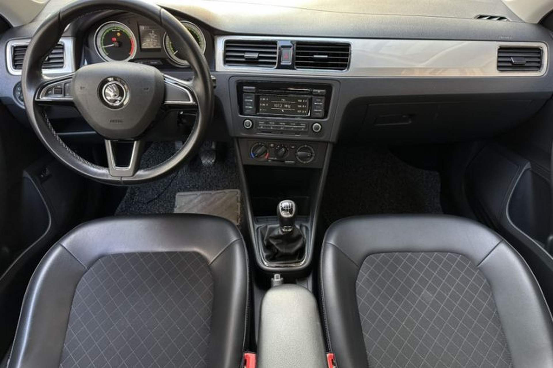 Used Skoda Rapid 2018 1.6L Manual Comfort Edition Interior 2
