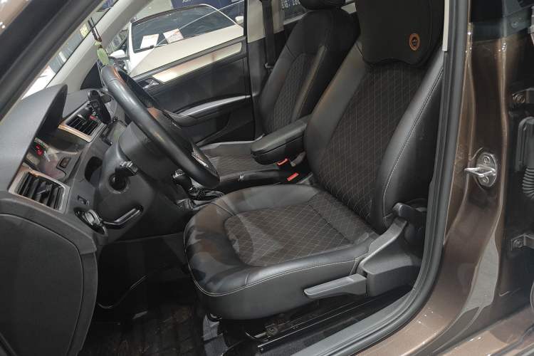 Used Skoda Rapid 2018 1.6L Automatic Comfort Edition Left Front Seat