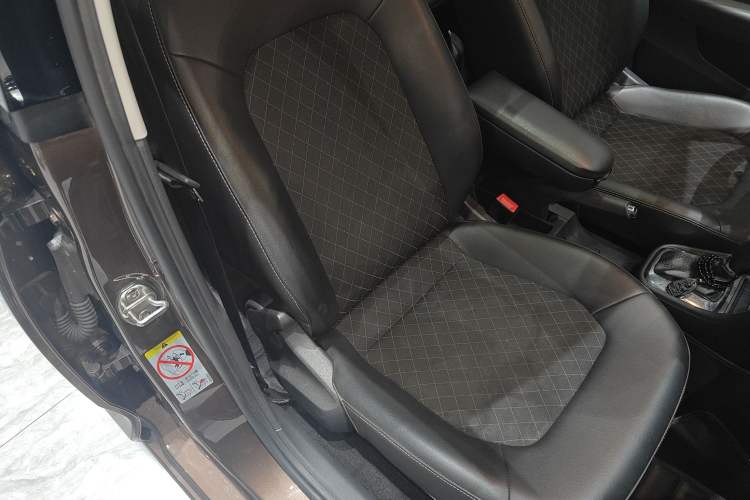 Used Skoda Rapid 2018 1.6L Automatic Comfort Edition Right Front Seat