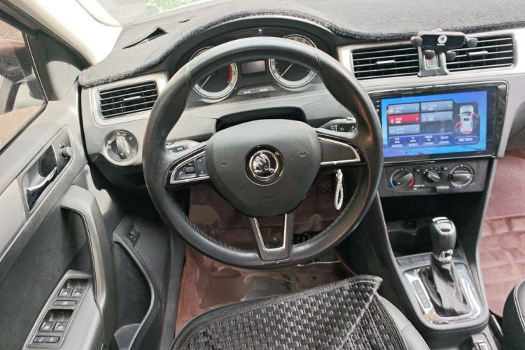 Used Skoda Rapid 2018 1.6L Automatic Comfort Edition Steering Wheel