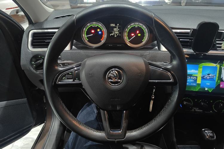 Used Skoda Rapid 2018 1.6L Automatic Comfort Edition Steering Wheel
