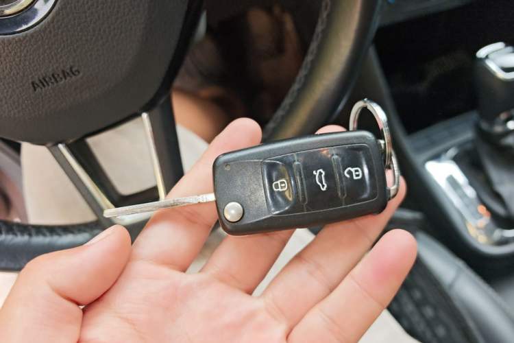 Used Skoda Rapid 2018 1.6L Automatic Comfort Edition Vehicle Key