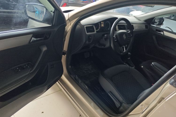 Used Skoda Rapid 2018 1.6L Automatic Comfort Edition Driver Seat