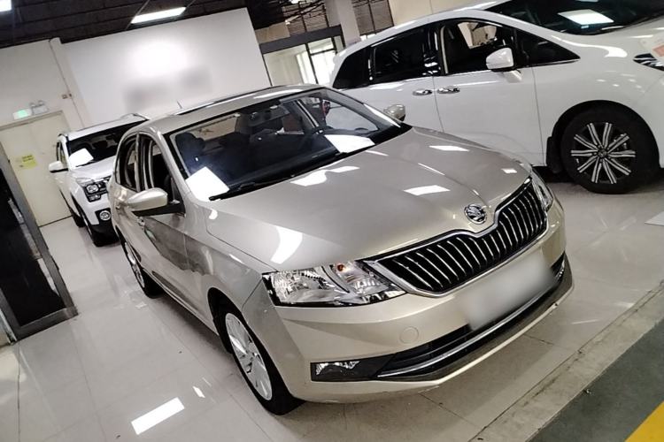 Used Skoda Rapid 2018 1.6L Automatic Comfort Edition Front Right 45 Deg