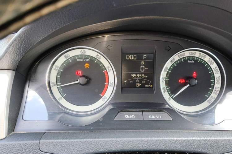 Used Skoda Rapid 2018 1.6L Automatic Comfort Edition Instrument Cluster