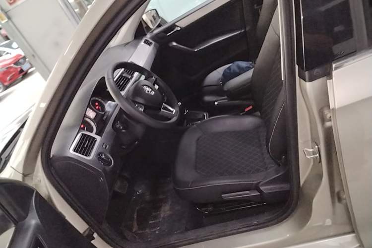Used Skoda Rapid 2018 1.6L Automatic Comfort Edition Left Front Seat