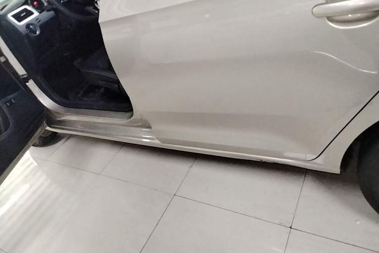 Used Skoda Rapid 2018 1.6L Automatic Comfort Edition Left Side Sill
