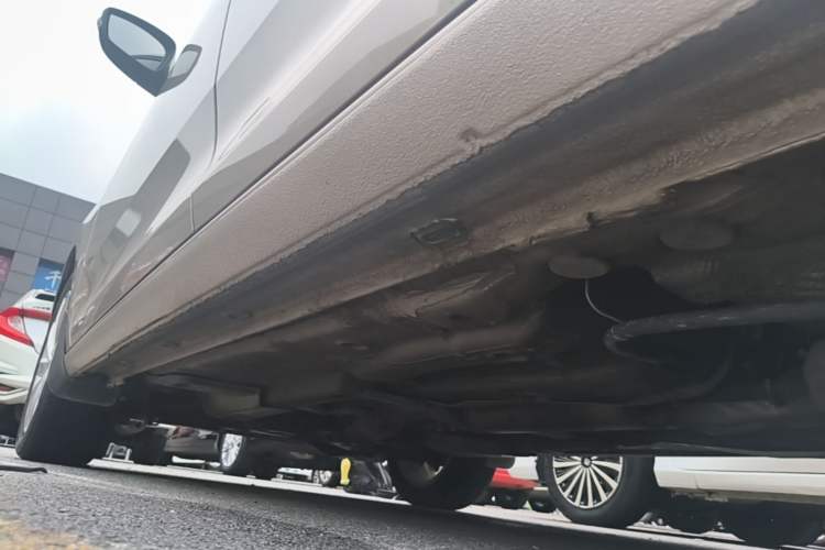 Used Skoda Rapid 2018 1.6L Automatic Comfort Edition Left Side Sill