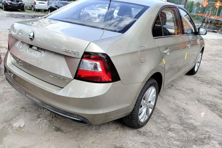 Used Skoda Rapid 2018 1.6L Automatic Comfort Edition Rear Right 45 Deg