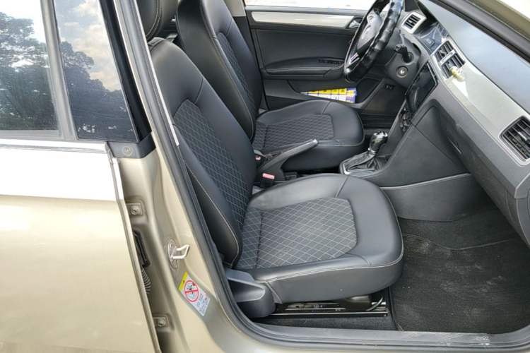 Used Skoda Rapid 2018 1.6L Automatic Comfort Edition Right Front Seat